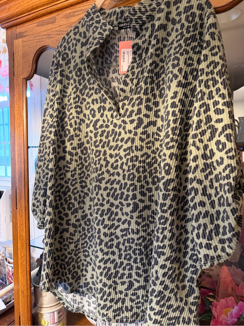 Olive Leopard Print V-Neck Ribbed Women's Top, NWT, $25